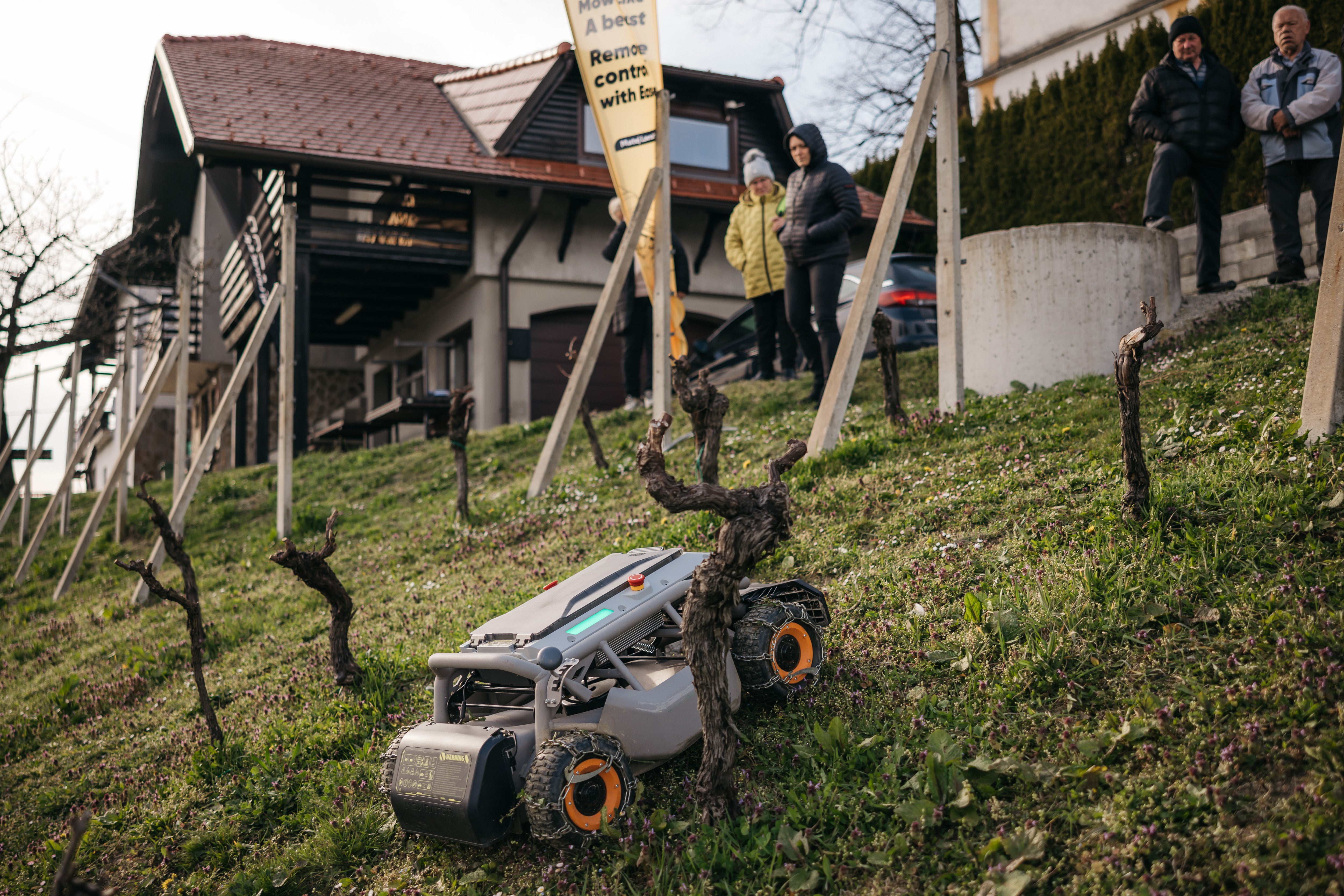 Mowrator S1 - 4WD 18Ah (mit Ketten)