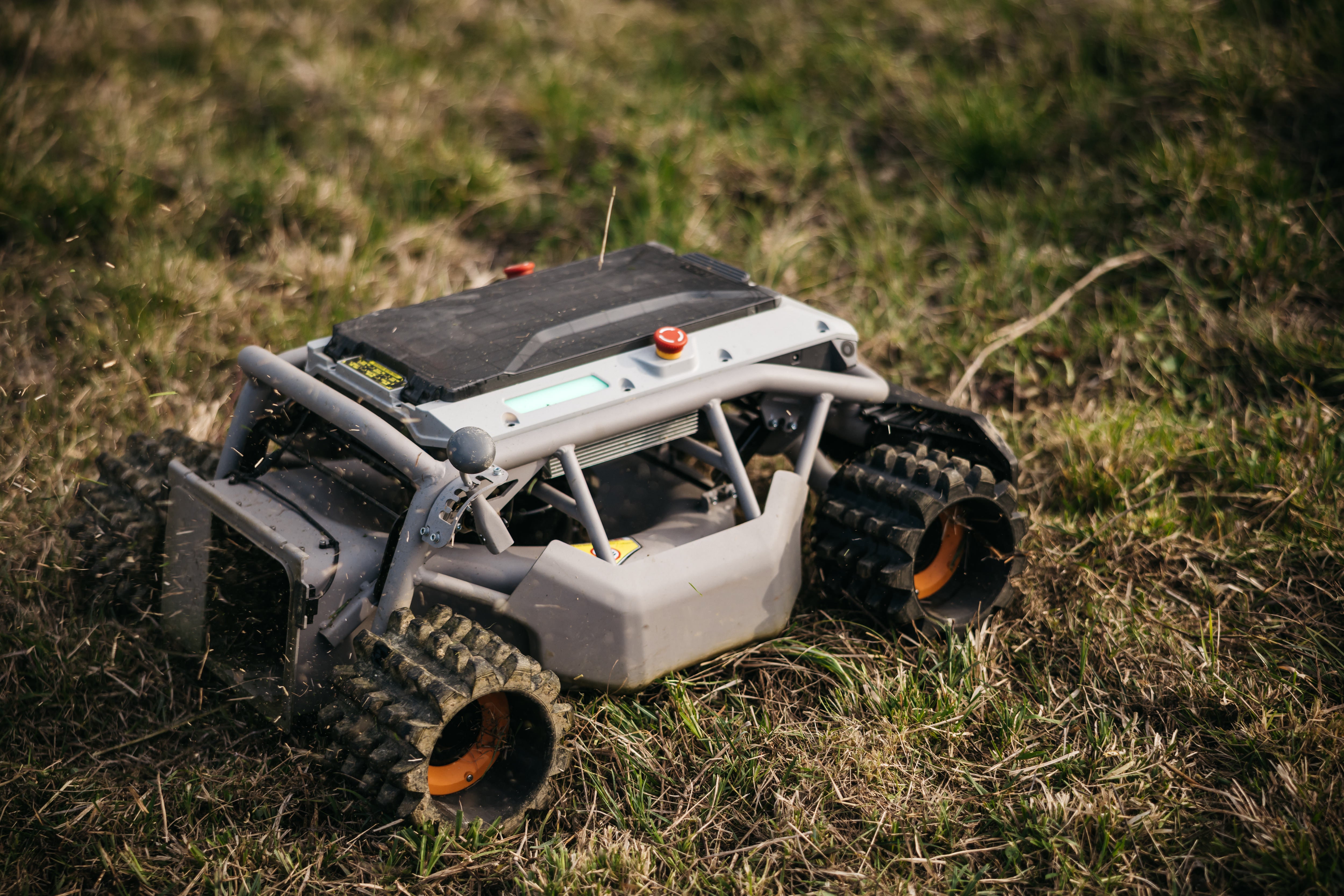 Mowrator S1 – 4WD 12Ah (mit Offroad-Rädern)