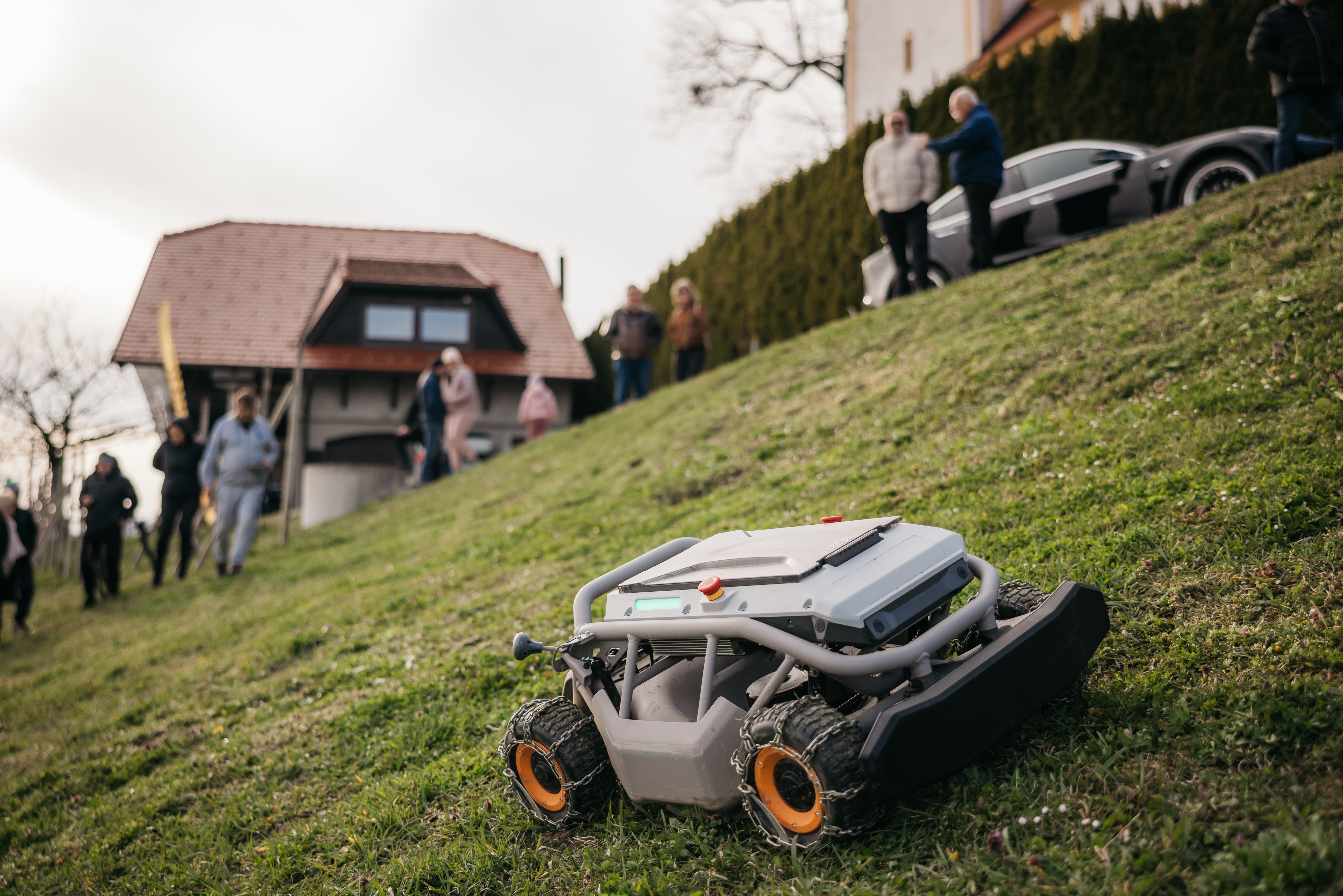 Mowrator S1 - 4WD 18Ah (mit Ketten)