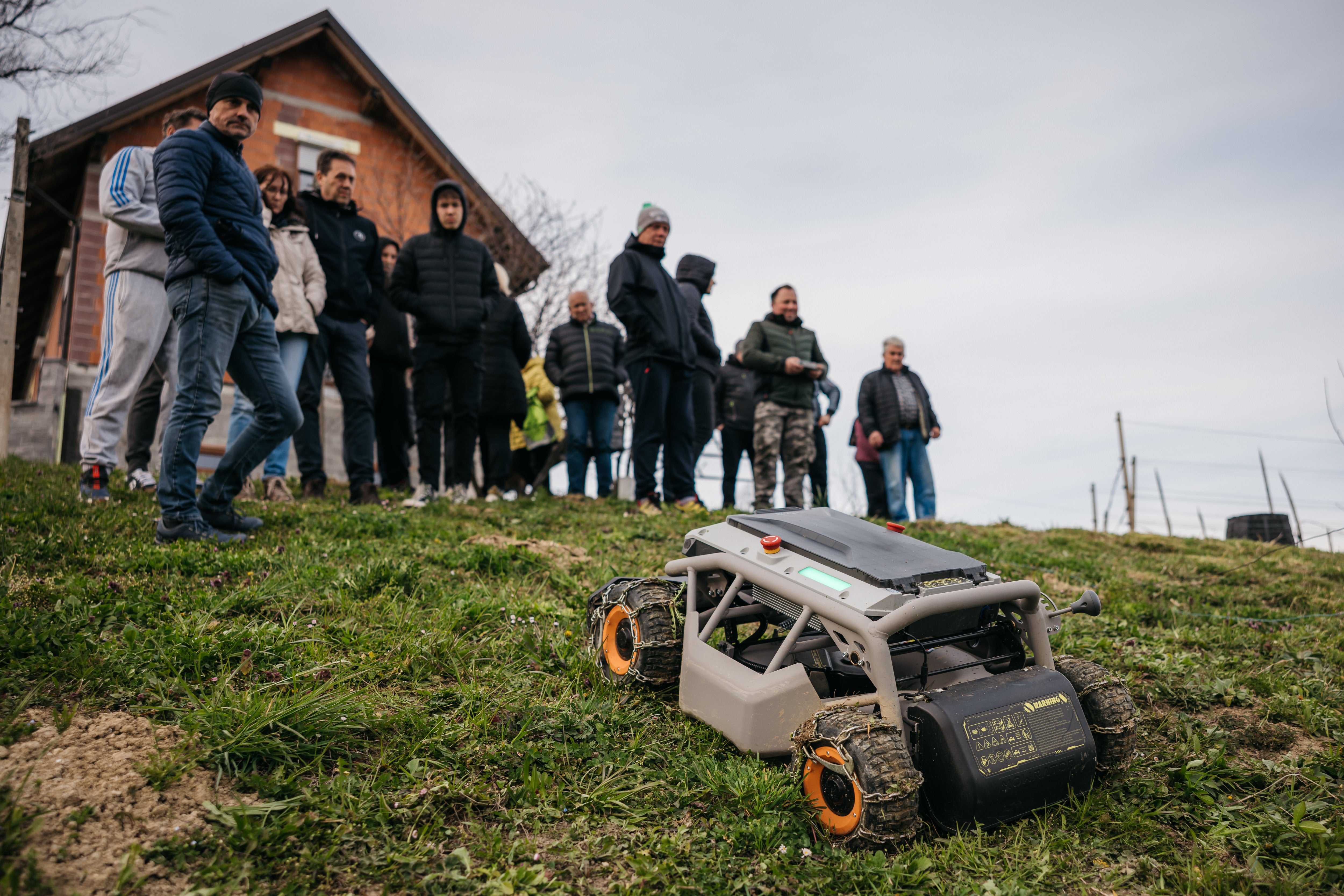 Mowrator S1 - 4WD 18Ah (mit Ketten)