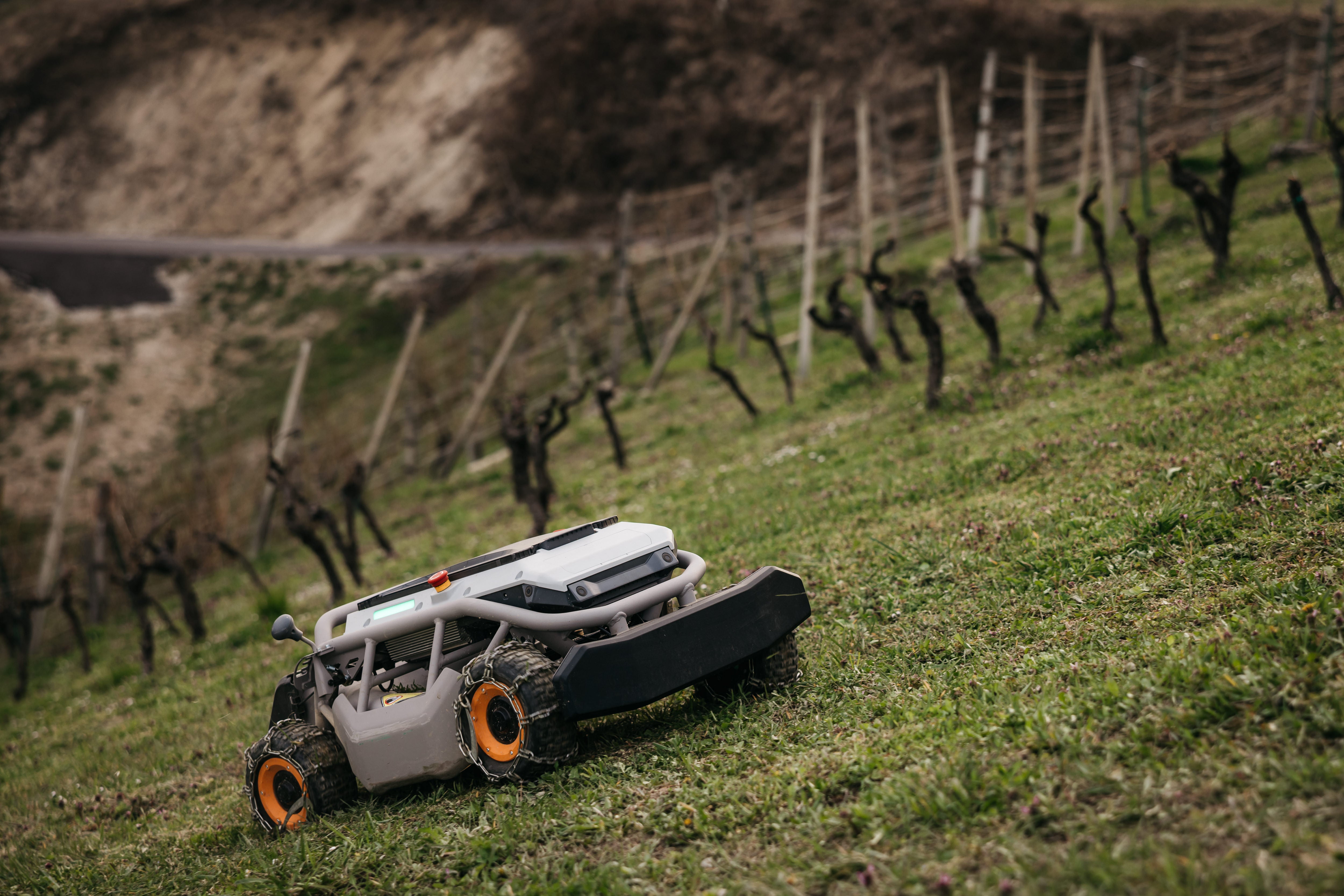 Mowrator S1 - 4WD 18Ah (mit Ketten)