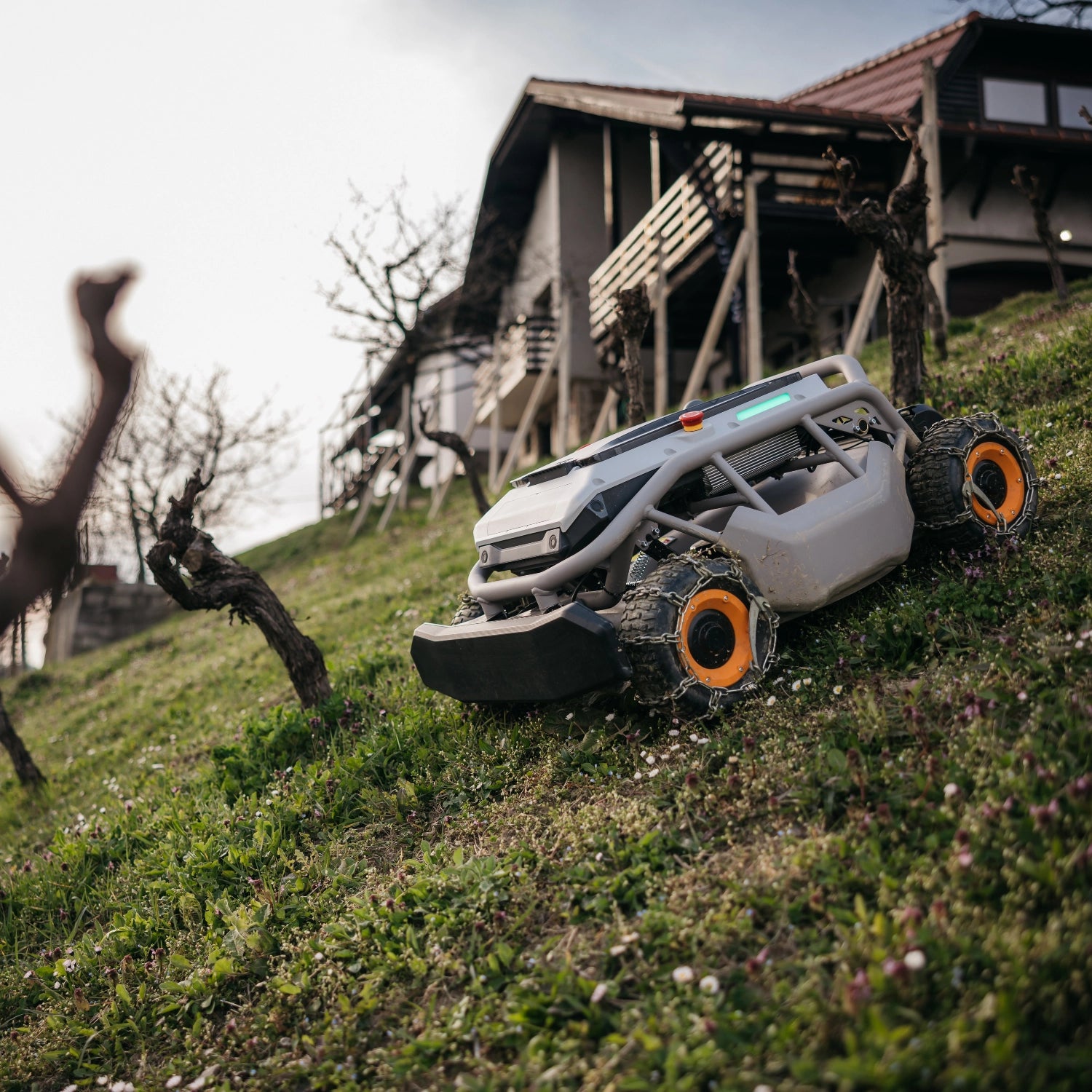 Mowrator S1 - 4WD 12Ah (mit Ketten)