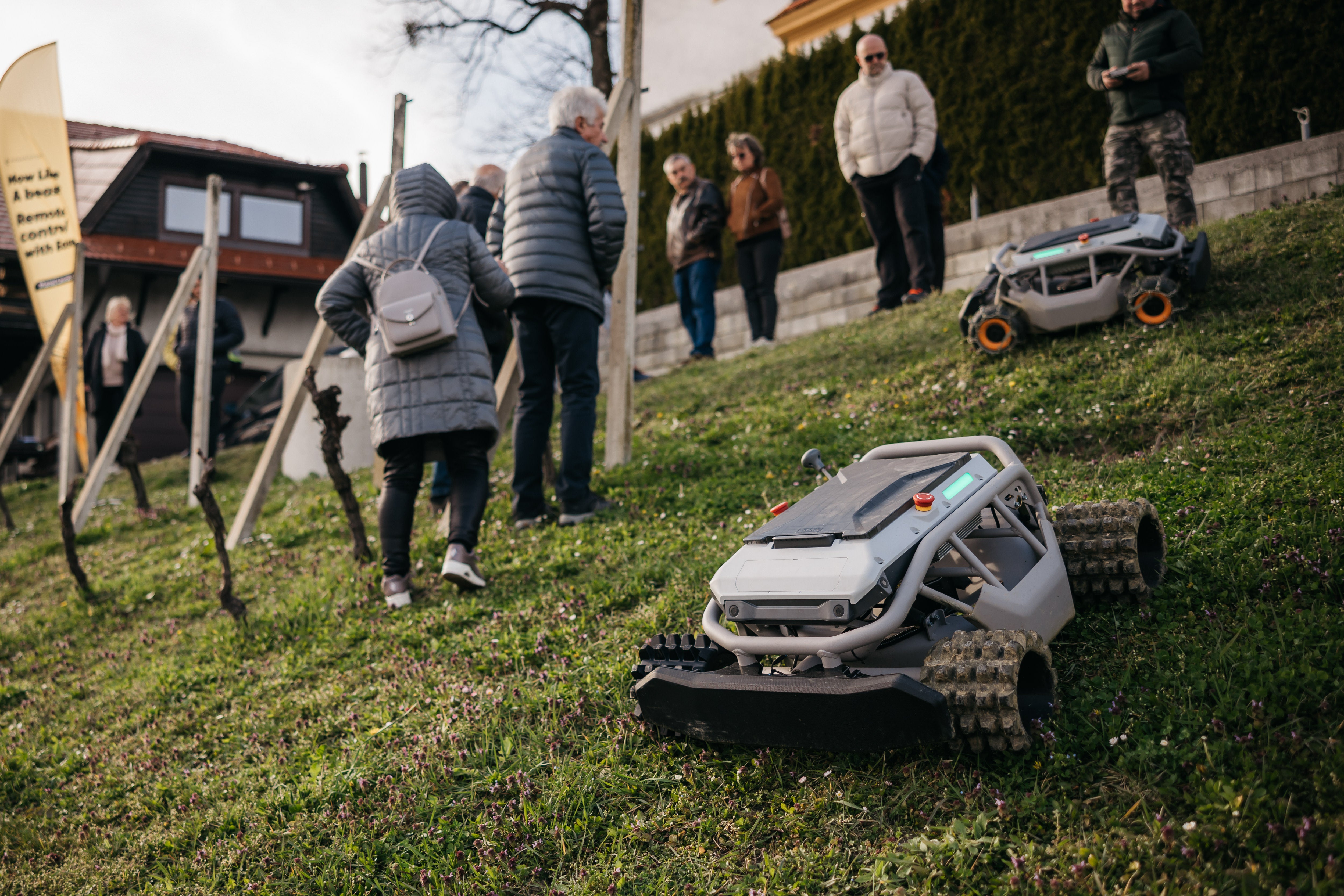 Mowrator S1 – 4WD 12Ah (mit Offroad-Rädern)